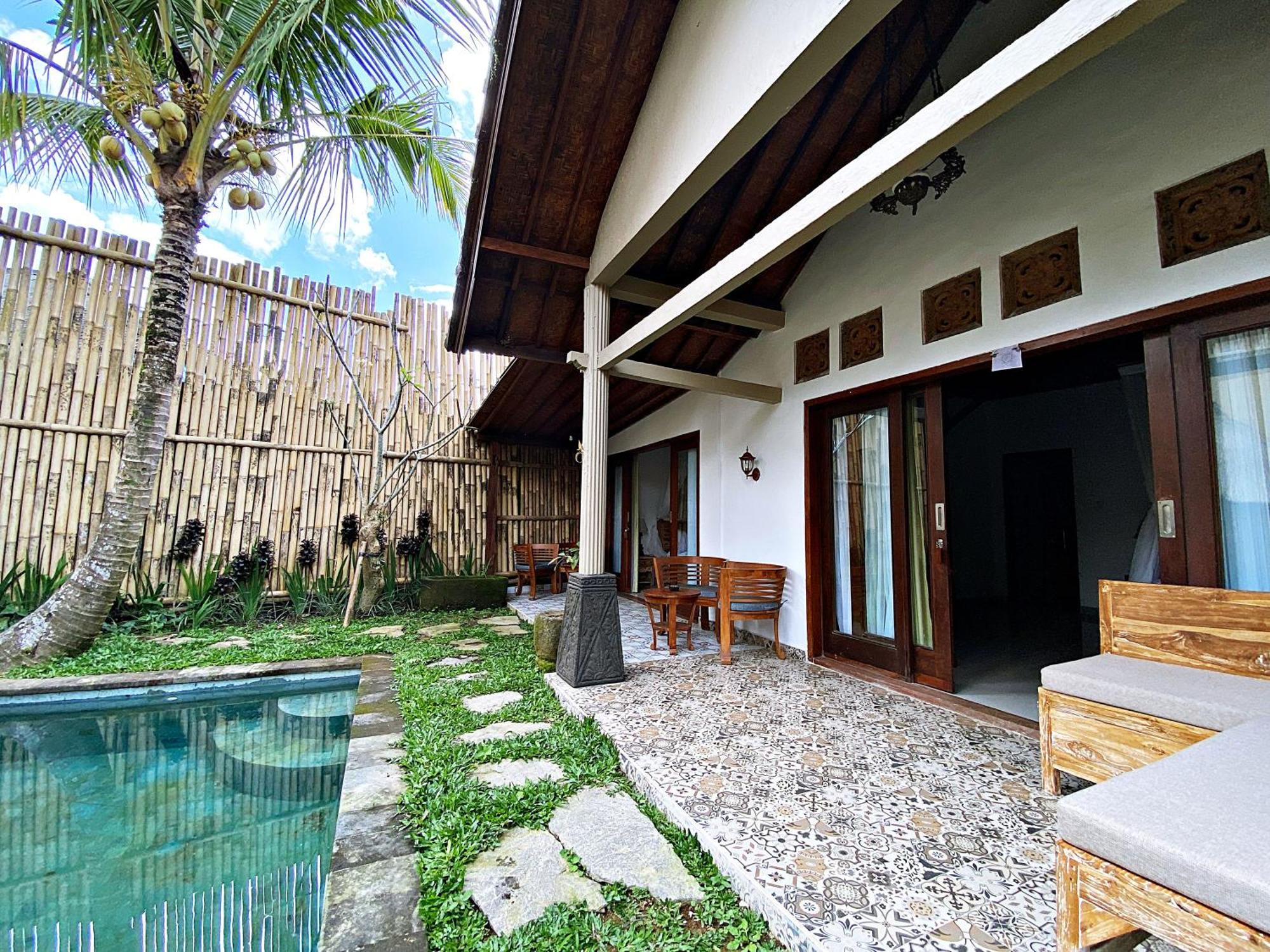Uma Linggah Resort By Puri Signatures 탐파크시링 외부 사진